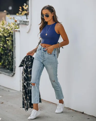 Vista 4 de REORIA - Camisetas ombligueras sin mangas y con espalda cruzada para mujer, ombligueras sexys con cuello halter