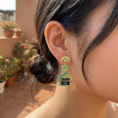 Vista 2 de Regalos de tequila para mujer, aretes de Margarita, aretes de tequila, aretes de vacaciones para mujer, aretes de champán para mujer, regalos