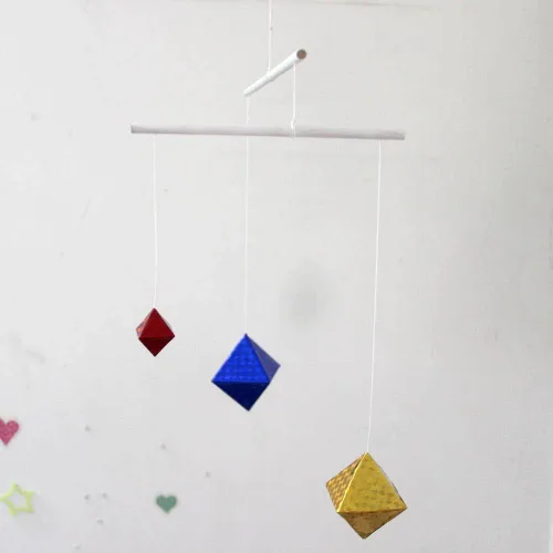 Vista 6 de Láser brillante octaédrico móvil bebé juguete brillante y brillante Montessori móvil con materiales respetuosos con el medio ambiente del bebé