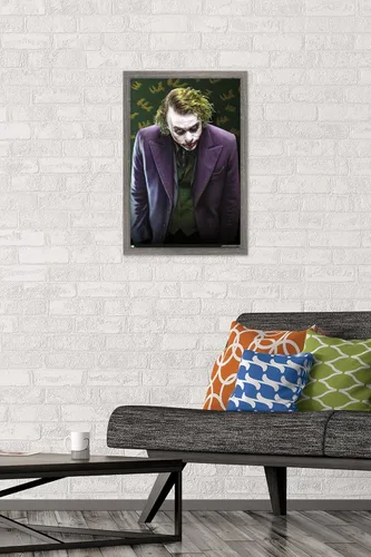 Vista 2 de Trends International DC Comics - Póster de pared The Joker - The Dark Knight, 14.725 x 22.375 pulgadas, versión enmarcada de madera de granero