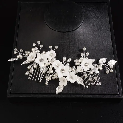 Vista 4 de Teyglen Peine para el cabello de boda con hojas de flores y perlas plateadas, tocados con diamantes de imitación, piezas para el cabello, accesorios
