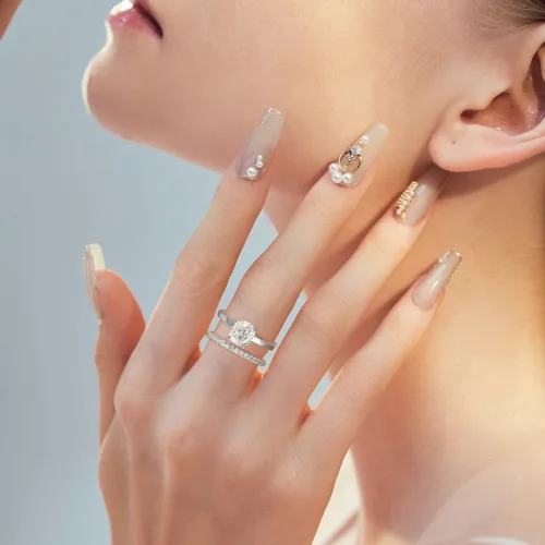 Vista 2 de MOOSEA Alianza de boda de moissanita de media eternidad para mujer, 0.2-0.3 quilates de color D, claridad VVS1, anillos apilables finos de diamantes