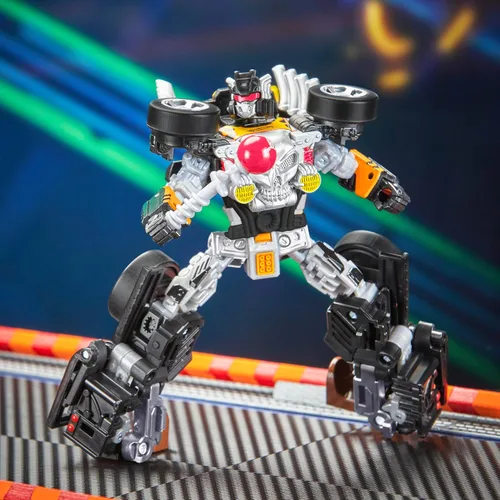Vista 7 de Transformers Colaborative Hot Wheels x Bone Shaker, figura de acción de robot de clase de lujo de 5 pulgadas que se convierte en automóvil, juguetes