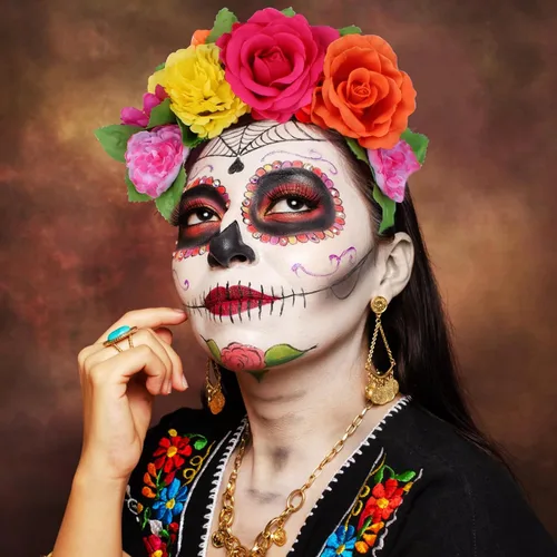 Vista 21 de DreamLily Frida Kahlo NC26 - Diadema con corona de rosas mexicanas para disfraz de fiesta de Halloween