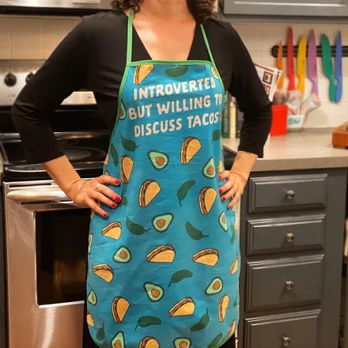 Vista 2 de Crazy Dog T-Shirts Introverted But Willing to Discuss Tacos Funny Cinco De Mayo Graphic Kitchen Accessories