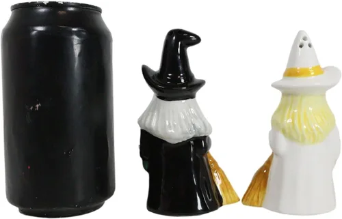 Vista 7 de Ebros Gift Fuerzas del bien y del mal Elphaba VS Glinda Brujas que llevan escobas con salero y pimentero, juego de figuras de cerámica con tapones