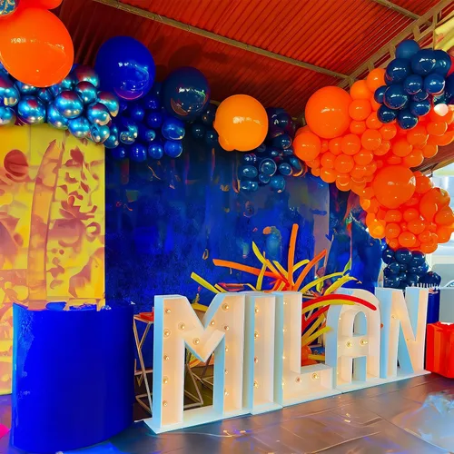 Vista 5 de HILAVO Kit de arco de guirnalda de globos naranja azul negro 112 piezas Globos de látex de helio azul marino real negro naranja para graduación Azul