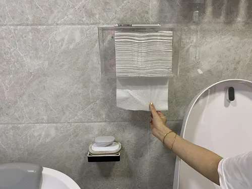 Vista 3 de Dispensador de toallas de papel acrílico Cq con tapa para montaje en pared, soporte de toallas de papel transparente para baño y cocina, apto