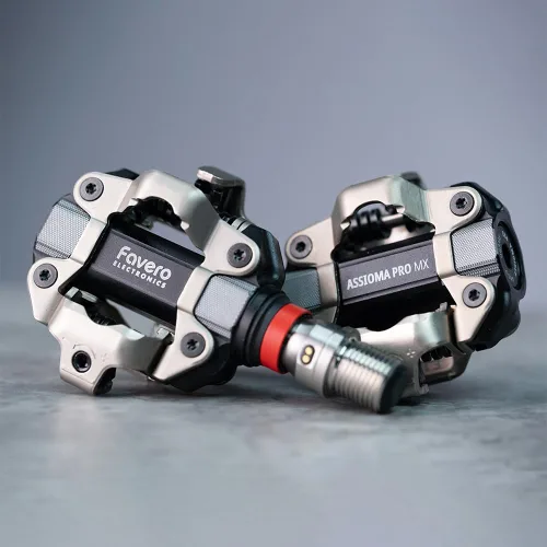 Vista 5 de Favero Assioma PRO MX-1 Medidor de potencia de MTB basado en pedal de detección única Extra Cleats, MTB-Compatible SPD Cleats, Single-Sided