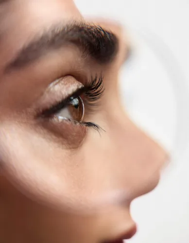 Vista 3 de RevitaLash Cosméticos, longitud definir tubería rímel
