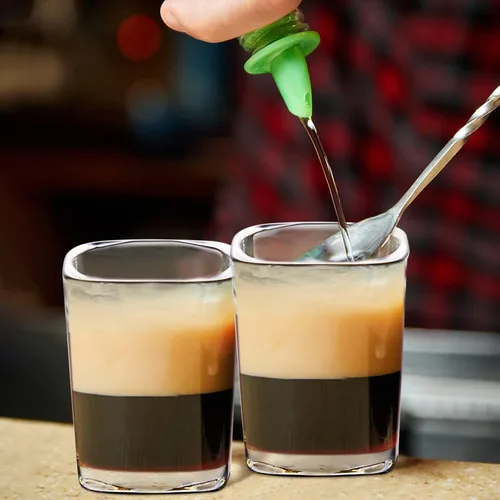 Vista 5 de PARACITY Juego de 2, vasos de chupito geniales con base pesada, vasos pequeños líquidos para café expreso, whisky, vodka, regalo para hombres, 2