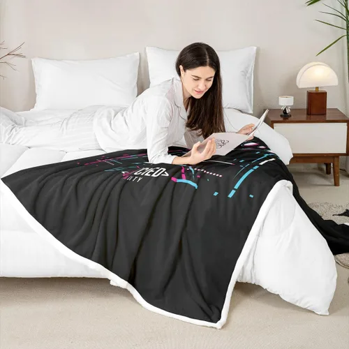 Vista 4 de Erosebridal Manta de cama para niños con estampado de consola de videojuegos moderna, manta de felpa suave con botones de acción rosa y azul, manta