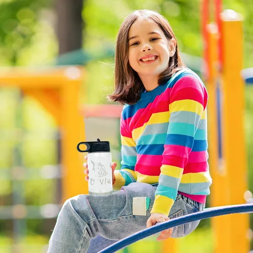 Vista 82 de Cuptify Botella de agua para niños personalizada con nombre en botella de agua aislada con anillo brillante verde de 12 onzas Verde brillante