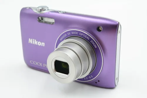 Vista 2 de Nikon Coolpix S3100 14 MP cámara digital con lente de zoom óptico de gran angular NIKKOR de 5x y LCD de 2.7 pulgadas (Morado) (modelo antiguo)