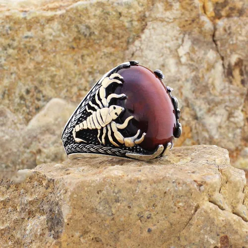 Vista 2 de Anillo de plata de ley 925 con ojo de tigre rojo y piedra escorpión