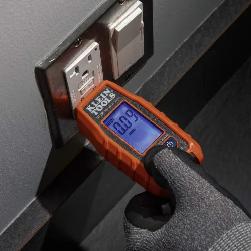 Vista 5 de Klein Tools Probador de voltaje sin contacto RT250KIT y probador de receptáculo GFCI con LCD y linterna, kit de prueba eléctrica de voltaje