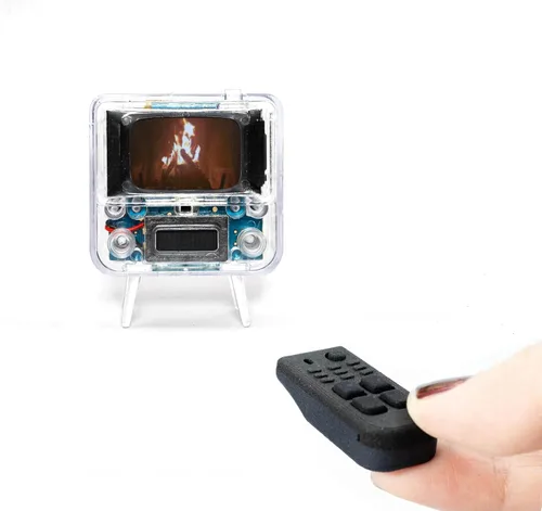 Vista 7 de TinyCircuits TinyTV 2 - Mini TV retro portátil de 1.14" con pantalla IPS, videos precargados y descargables, recargable por USB-C, controles