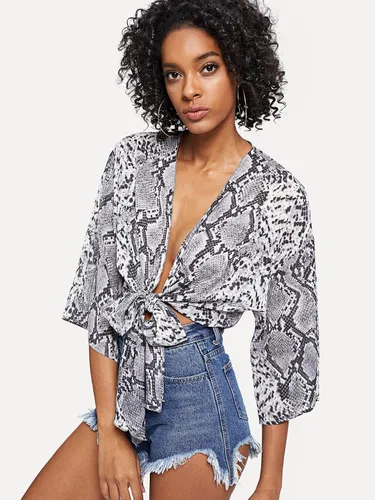 Vista 2 de Floerns - Blusa de verano, estampada, con cuello en V y moño, top corto, para mujer.