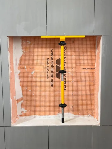 Vista 7 de Soporte patentado de nicho de azulejos PLANUM - Kit de herramientas de azulejos de nicho de ducha para remodelación y construcción del hogar