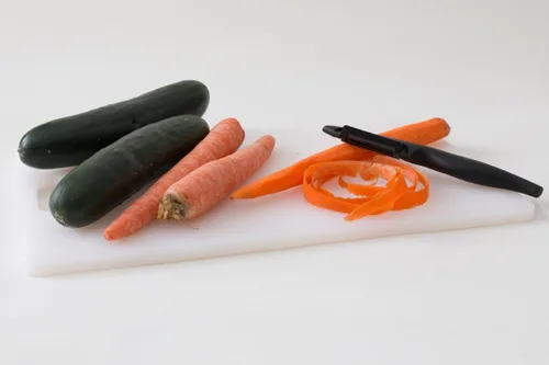 Vista 5 de El mejor pelador de verduras: pelador de verduras de cerámica de Cestari Kitchen - Pelador profesional con hoja de cerámica afilada de afeitar