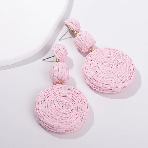 Vista 7 de Statement Raffia - Aretes redondos de bola colgantes de rafia, bonitos aretes bohemios hechos a mano para el verano para mujer