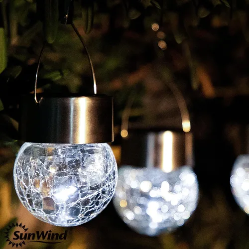 Vista 3 de SUNWIND Luces solares colgantes para exteriores, paquete de 8 luces decorativas de jardín de vidrio agrietado, impermeables, para patio, valla