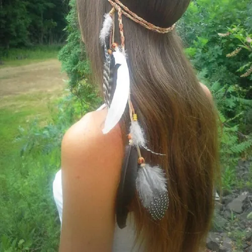 Vista 3 de Diadema de plumas hippie indio bohemio con borla bohemia para Halloween diadema para el pelo para mujer adorable corona para decoración de fiesta