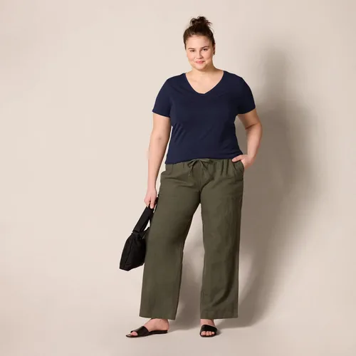Vista 7 de Tienda Essentials Women's Regular-Fit Short-Sleeve T-Shirt (Crewneck and V-Neck Options), Multipacks