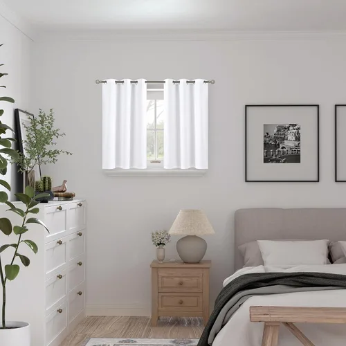 Vista 2 de BGment Cortinas opacas cortas de 30 pulgadas de largo, 2 paneles de cortinas 100% de oscurecimiento de la habitación para ventanas pequeñas