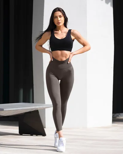 Vista 5 de OQQ Leggings de yoga para mujer, 2 piezas, sin costuras, para entrenamiento, cintura alta, levantamiento de glúteos, leggings atléticos