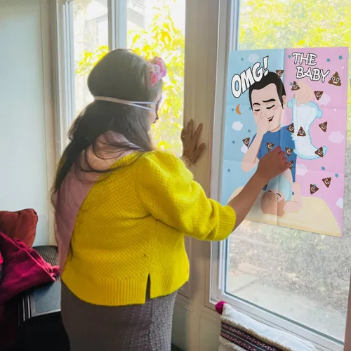 Vista 7 de PARTYLOUD Pin The Sticker en el pañal, juegos de baby shower, divertidos juegos de baby shower, actividades temáticas de pañales, juegos de fiesta