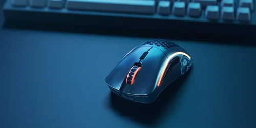 Vista 6 de Glorious Modelo D - Mouse inalámbrico para juegos - Mouse RGB inalámbrico - Mouse superligero de 243oz - Mouse ergonómico para computadora - Mouse
