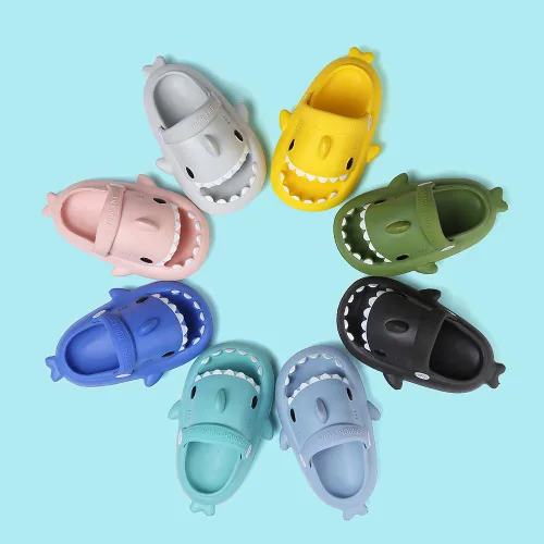 Vista 6 de Sandalias de tiburón para niños, pantuflas de tiburón para niños y niñas, sandalias de almohada con suela gruesa, suaves y antideslizantes