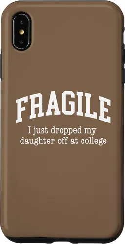 Vista 11 de Frágil - Carcasa para iPhone 16 con texto en inglés "I Just Ddrops My Daughter Off at College Parents
