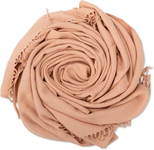 Vista 3 de NOVICA Manta de mezcla de alpaca tejida a mano, color beige, "Sandy Passion