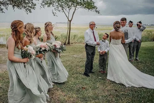 Vista 6 de Vestido de dama de honor sin mangas, vestido largo de gasa plisado para boda
