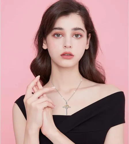 Vista 2 de DAOCHONG Regalo para el Día de la Madre Madre Sosteniendo Niño Plata Esterlina Madre Amor Corazón CZ Colgante Collar para Mujeres Madre Abuela