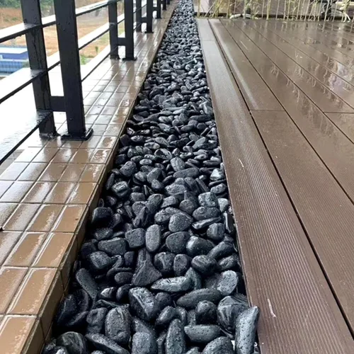 Vista 4 de YISZM Piedras negras de 5 libras para plantas, 2-3 pulgadas de alto pulido natural grandes rocas de río para paisajismo, piedras decorativas