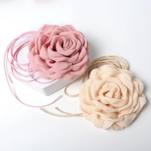 Vista 7 de Gargantilla de flores para mujer, gargantillas de rosas grandes, gargantilla floral para fiestas, novias, bodas, fiestas, collares de verano