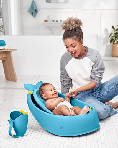 Vista 5 de Skip Hop. Bañador de bebe antilágrimas con forma de ballena. Azul