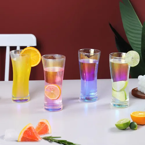 Vista 2 de Joeyan Vasos de cóctel de jugo de agua, cristalería estilo origami, vaso alto ondulado, moderno vaso de vidrio acanalado para té helado, café