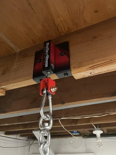Vista 3 de Firstlaw Fitness Joist Mount 200 - Colgador pesado para saco de boxeo - para bolsas pesadas de 120 libras a 200 libras - Fabricado en los Estados