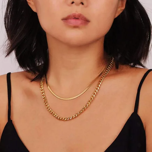 Vista 2 de Fiusem Collar chapado en oro para mujer, collar de cadena de espiga chapado en oro de 14 quilates, gargantilla de cadena de serpiente chapada en oro