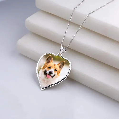 Vista 7 de Colgante personalizable PicturesOnGold.com con foto en forma de corazón grabado, collar con foto, colgante con foto con corte de diamante, 34 x 34