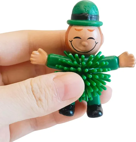 Vista 3 de 12 juguetes de duende mini del día de San Patricio, juguetes de puercoespín para apretar, juguete para aliviar el estrés para niños, recuerdo