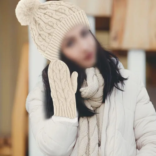 Vista 2 de OLizee Conjunto de bufanda y mitones de invierno para mujer, gorro de punto de calavera con pompones de piel sintética