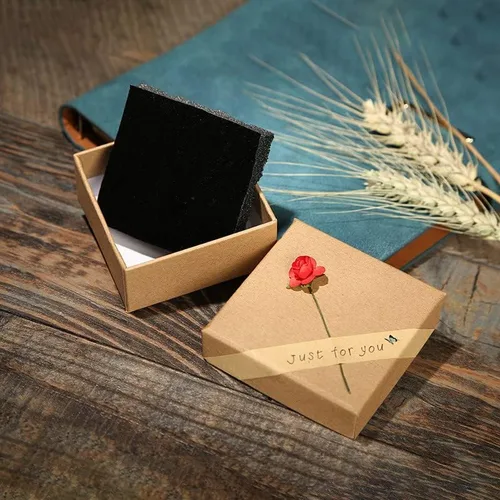Vista 9 de Anillos a juego personalizados para parejas anillos de compromiso de acero inoxidable para parejas juego con 2 anillos grabados en interiores
