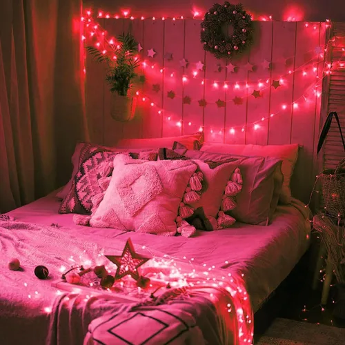 Vista 4 de FULLBELL Tira de luces rojas para interiores, 8 modos de luces de Navidad enchufables para dormitorio, 33 pies, 100 LED al aire libre
