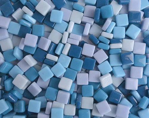 Vista 4 de MOSAIKO Blue Mix - Azulejos de vidrio de mosaico para manualidades, piezas cuadradas manchadas de alta calidad de 0.4 in x 0.4 in (3/8 pulgadas)