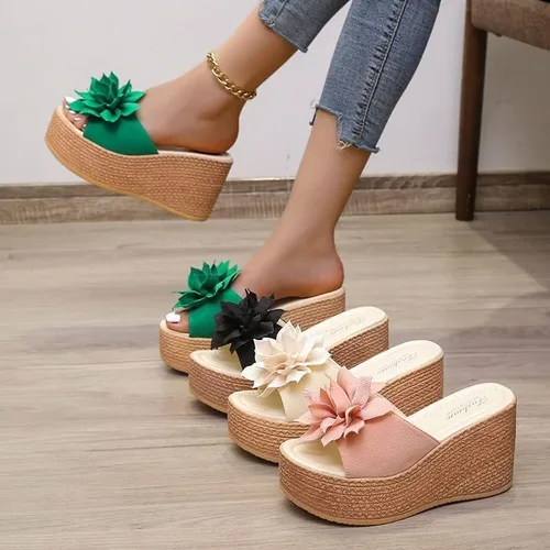 Vista 3 de pearlzone Sandalias de plataforma para mujer, alpargatas, sandalias de tela con flores, parte inferior gruesa, tacones inclinados, sandalias